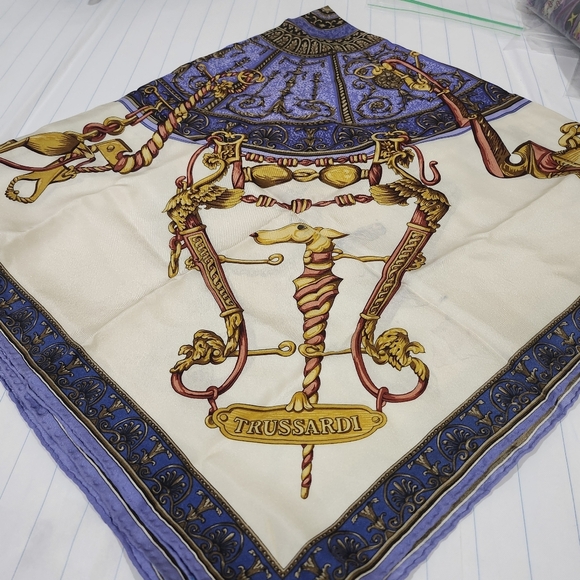 Trussardi silk scarf has transferred dyed blue - Picture 9 of 11